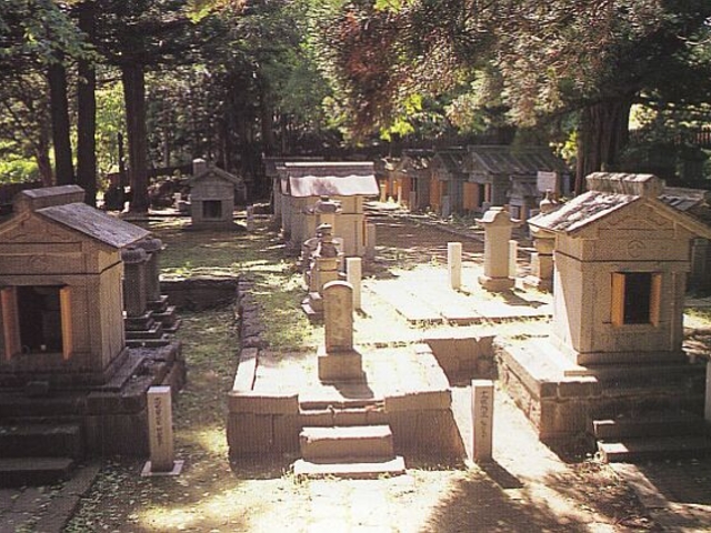 松前藩主松前家墓所の写真1