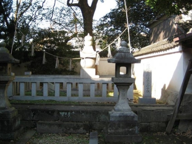 信康首塚の写真1