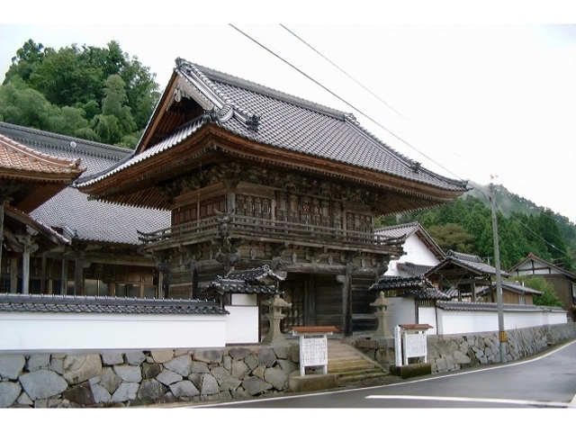 鶴池山正蓮寺楼門の写真1