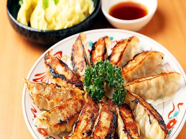 中華ダイニング 餃子屋台 ホテルエクセル岡山店の写真1