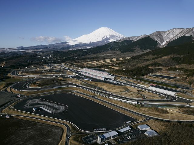 雄大な富士山の裾野に位置する富士モータースポーツフォレスト_富士スピードウェイ