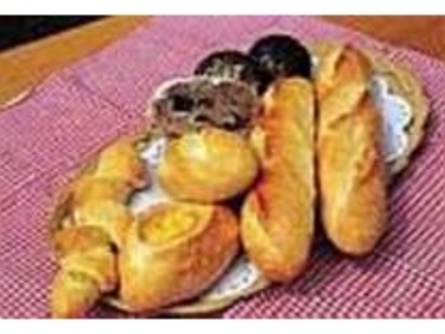出来たての手づくりパン。どれもウマソ〜_アリコヴェール
