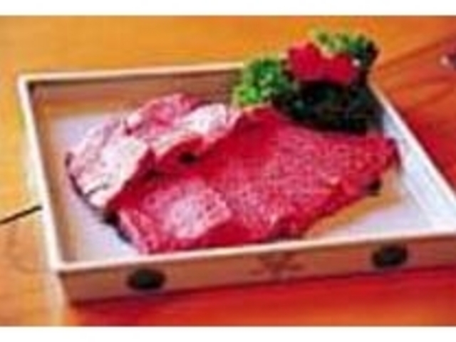 特上カルビは肉質も量も納得させられる逸品_牛舎
