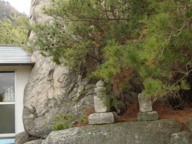 妙見メンヒルの写真1