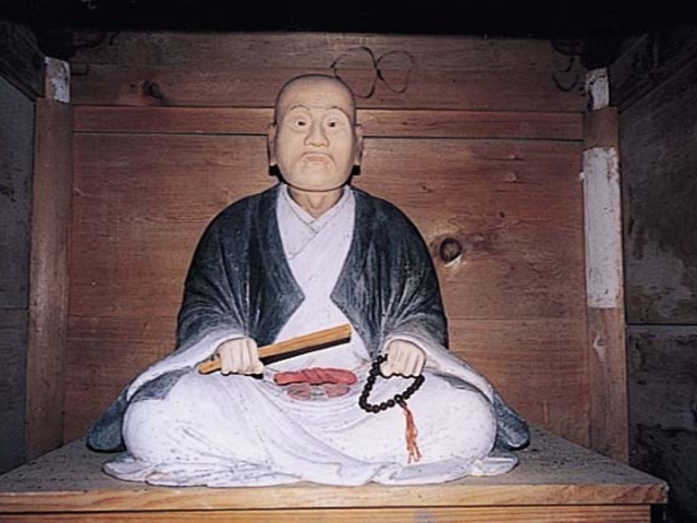 禰寝重長の木像の写真1