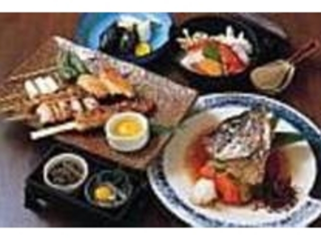 鯛のかぶと煮など、海の幸を肴に飲もう_酒楽亭うみひこ