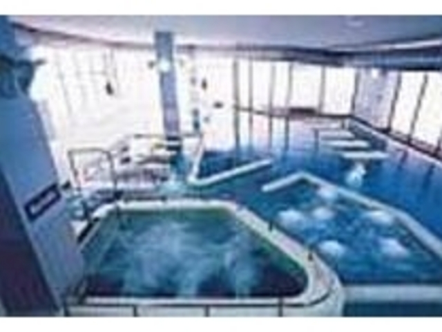 プールには子供も楽しめるプールもある_SPAガーラの湯