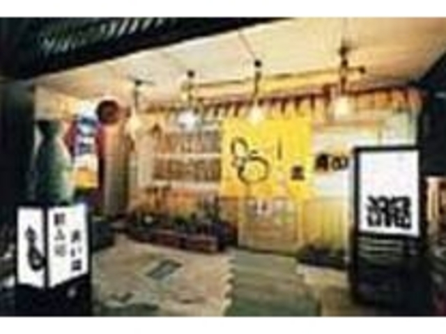 明るい看板で夜でも目立つ。ご飯物も豊富だ_ひょうたん瀧