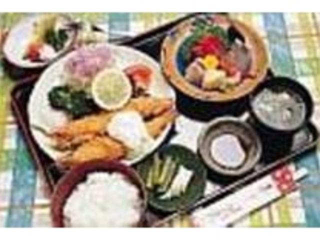 ボリューム満点セットBは特大エビが2匹も_味処 えづみや