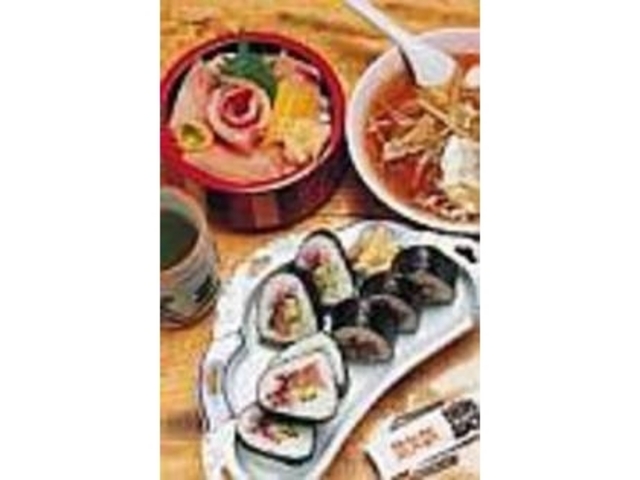 奥からブリ丼、お子様ラーメン、おけさ巻き_鮨 長三郎