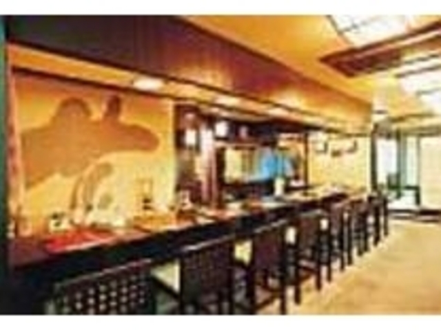 モダンなカウンターとお座敷がある店_大衆割烹 中庄
