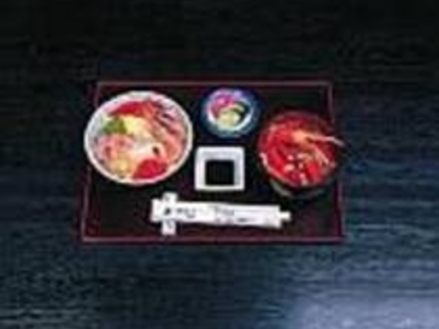 かもこ丼の食材は季節により内容が異なる_佐渡の美食館 佐渡の海鮮市場 かもこ観光センター