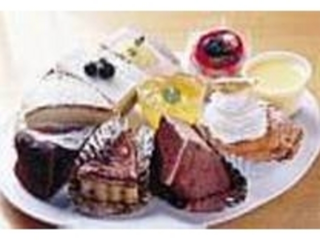 美味しそうなケーキは日によって替わる_苦楽園パウダー