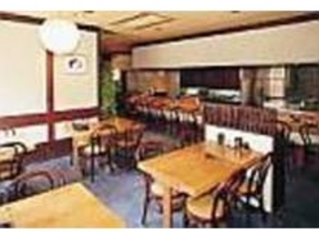 テーブル席のほか2階には個室もあり_串焼き 一平