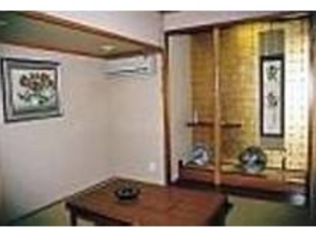 落ちついた雰囲気の店内で四季の味をどうぞ_四季料理・ふぐ料理 白樺