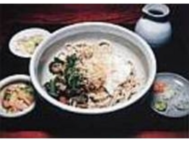 山菜や舞茸などを添えた温冷の各そば有り_北の蕎麦屋