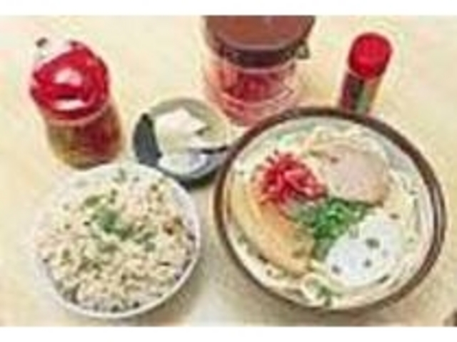 自慢のじゅーしーセット。とても人気がある_琉球すば ぐしけん