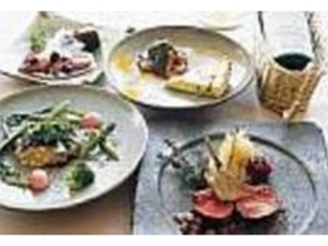 くつろぎ空間のなかでいただく創作料理_フランス料理アルブルヴェール