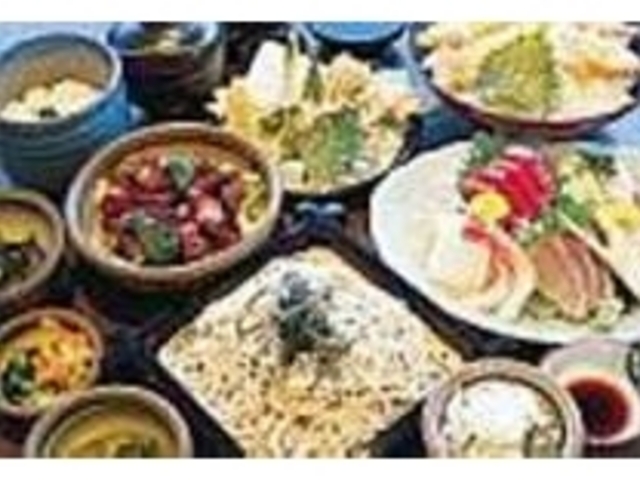 信州安曇野産のそばを自家製粉している_蕎麦遊膳 初花