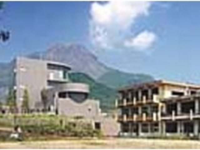 大野木場砂防みらい館と被災した小学校_大野木場砂防みらい館