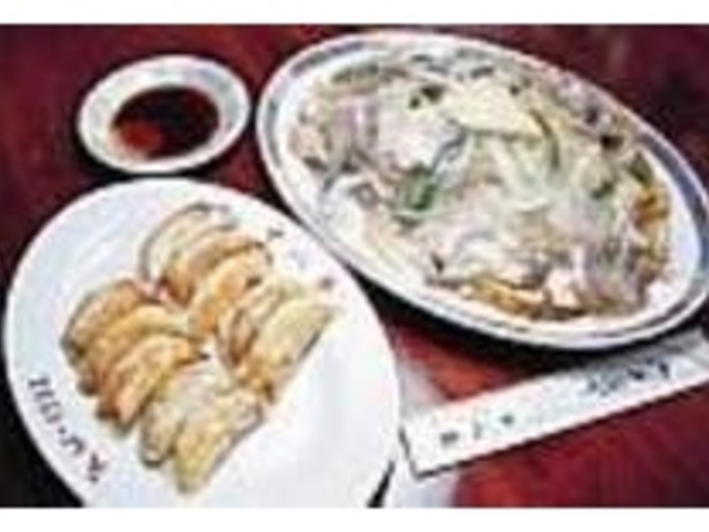 手作りギョウザと皿うどんは特にオススメ_十八番