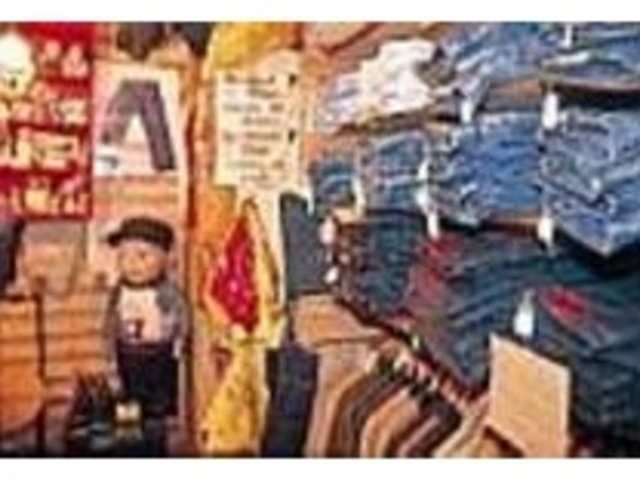 この中から掘り出しモノをゲットしよう!_ウェアハウス Y&N