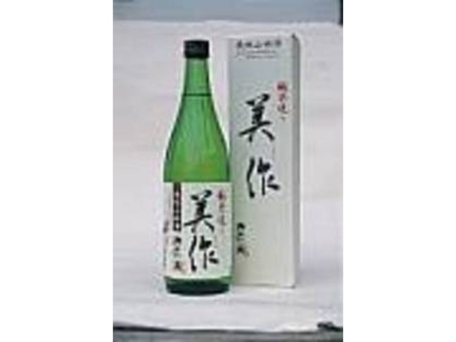 蔵の見学、ビンテージものの試飲もできる_御前酒蔵元 辻本店