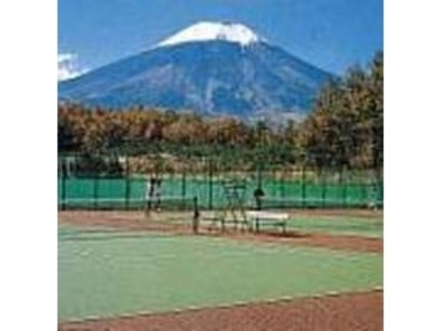 富士を望む全天候性マテフレックスコート_カナディアンテニスクラブ