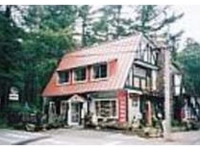 赤い屋根とコテージのような佇まいが目印_陶芸工房ダ・ヴィンチ