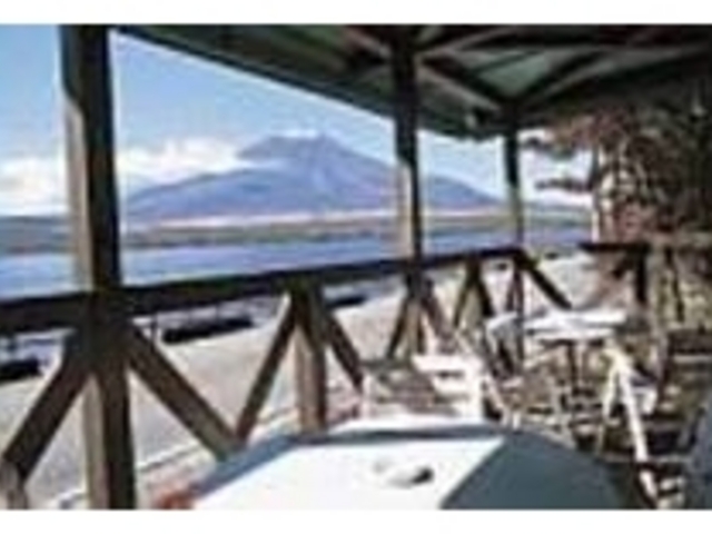 富士山を望む最高のスポットのテラス席_カフェ・ラパン