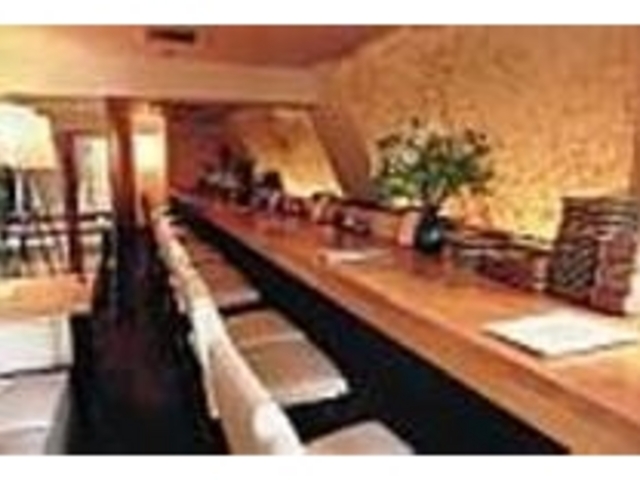 焼鳥屋とは思えないほど高級感のあるお店だ_折ちゅう
