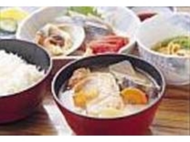 サケの他、野菜もたっぷり入った『三平汁』_大洋食堂