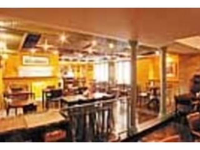 フランス煉瓦に包まれたクラシカルカフェ_Cafe next-door