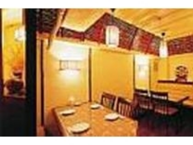アットホームな大人の隠れ家的なお店_アンナン・ブルー名駅店