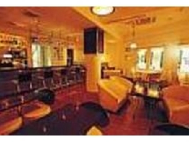どこか懐かしく、ムーディーな店内_Cafe Xando