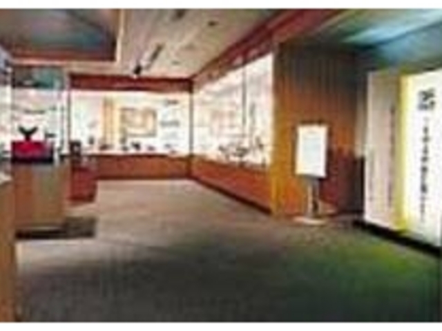 多くの展示品から先人たちの暮らしが分かる_富山県埋蔵文化財センター