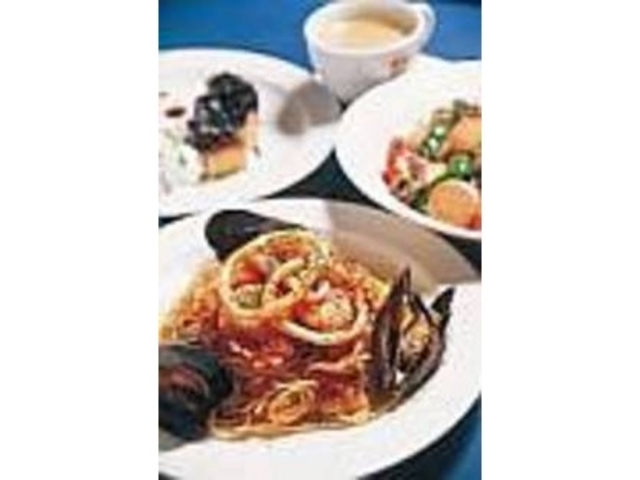 人気のパスタ2種とプラススイートセット_壁の穴 原宿店