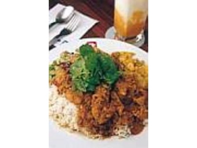 チキンカレーはよく混ぜて食べるのが通だ_Organic cafe
