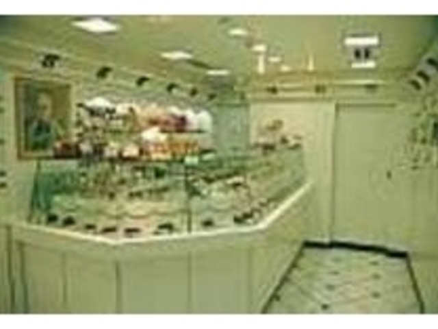 70種以上のキャンディーとチョコが並ぶ_See's CANDIES