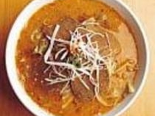 くせがなく食べやすい『牛タンラーメン』_チャイナ アンアン