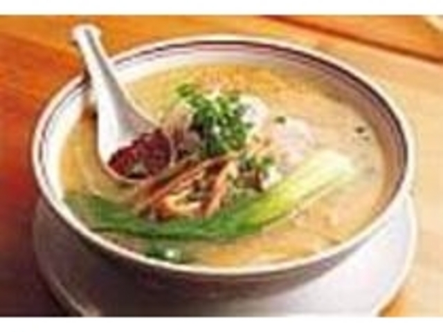 人気ナンバー1の『白みそラーメン』_桃千
