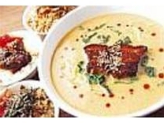 ピーナツが隠し味『角煮坦々麺』は880円_麺龍家
