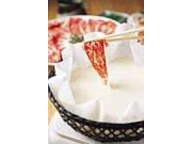 馬肉のしゃぶしゃぶ豆乳仕立て2625円_五郎八