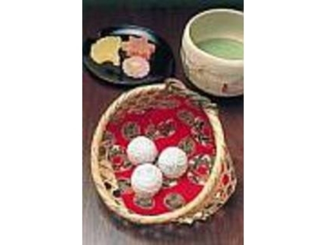 てまり菓子等が付く『抹茶セット』630円_お宿 玉樹