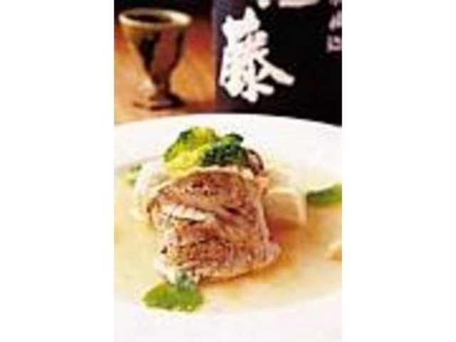 あっさり味の『甘鯛と小芋の湯葉蒸し』_TURN THE TABLE