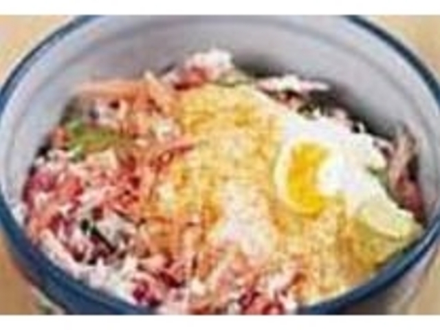 一口食べたら止まらない『カニトロロ丼』_お食事処 山よし