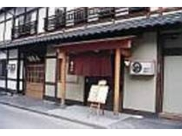 風情のあるたたずまいは雰囲気もいい_とんかつ市川