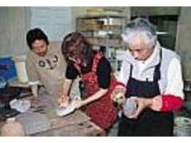 興味のある人は気軽に問い合わせてみて_暮坂陶芸研修センター