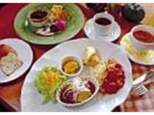 ひと皿に多品種が盛られ、女性に大好評_イタリアン Recette