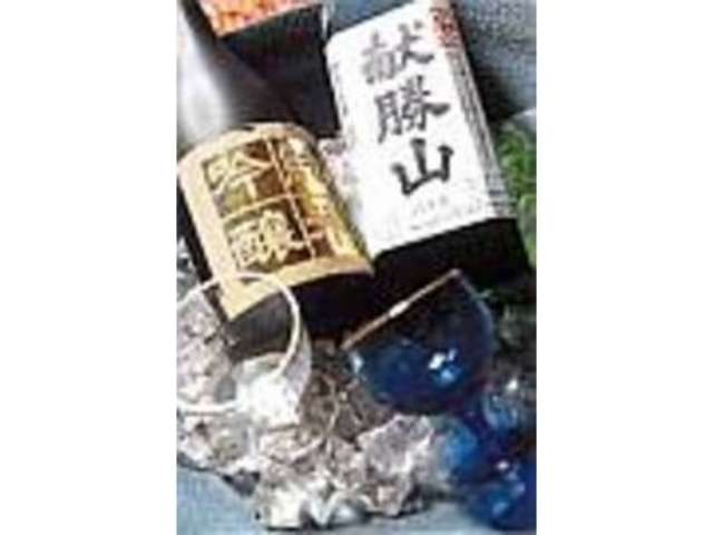 勝山の全銘柄の他、有名な県内の地酒も_酒と陶器の店 酒舗 伊澤